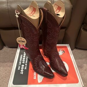 Hyer Women’s Boots NWT Café Chai Color, Size 9